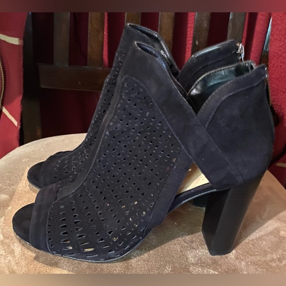 Vince Camuto Cranita Suede Leather Heels - Picture 2 of 8